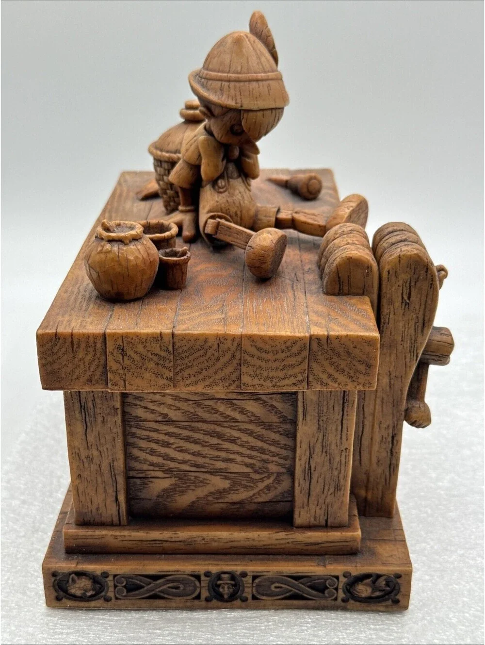 Disney Olszewski Pinocchio on Geppetto’s Workbench Heirloom Box Enesco 2008